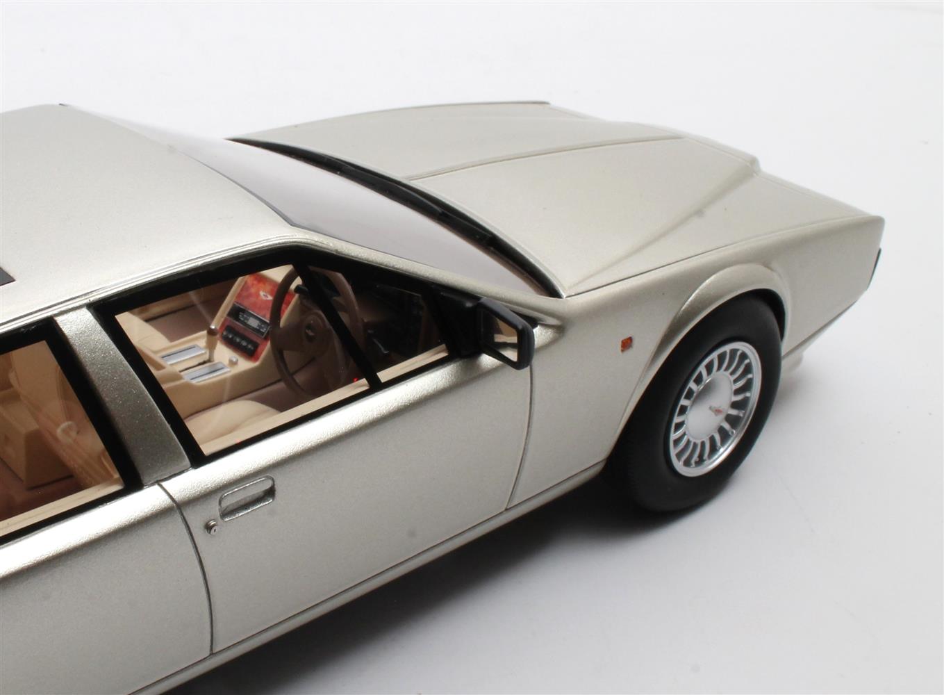 Cult Models Aston Martin Lagonda Serie IV 1:18 - Coniston Sand – Bild 9