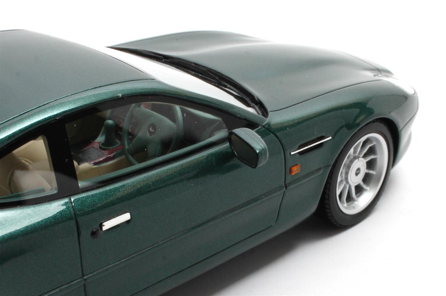 Cult Models Aston Martin DB7 1:18 - Buckingham Green – Bild 9