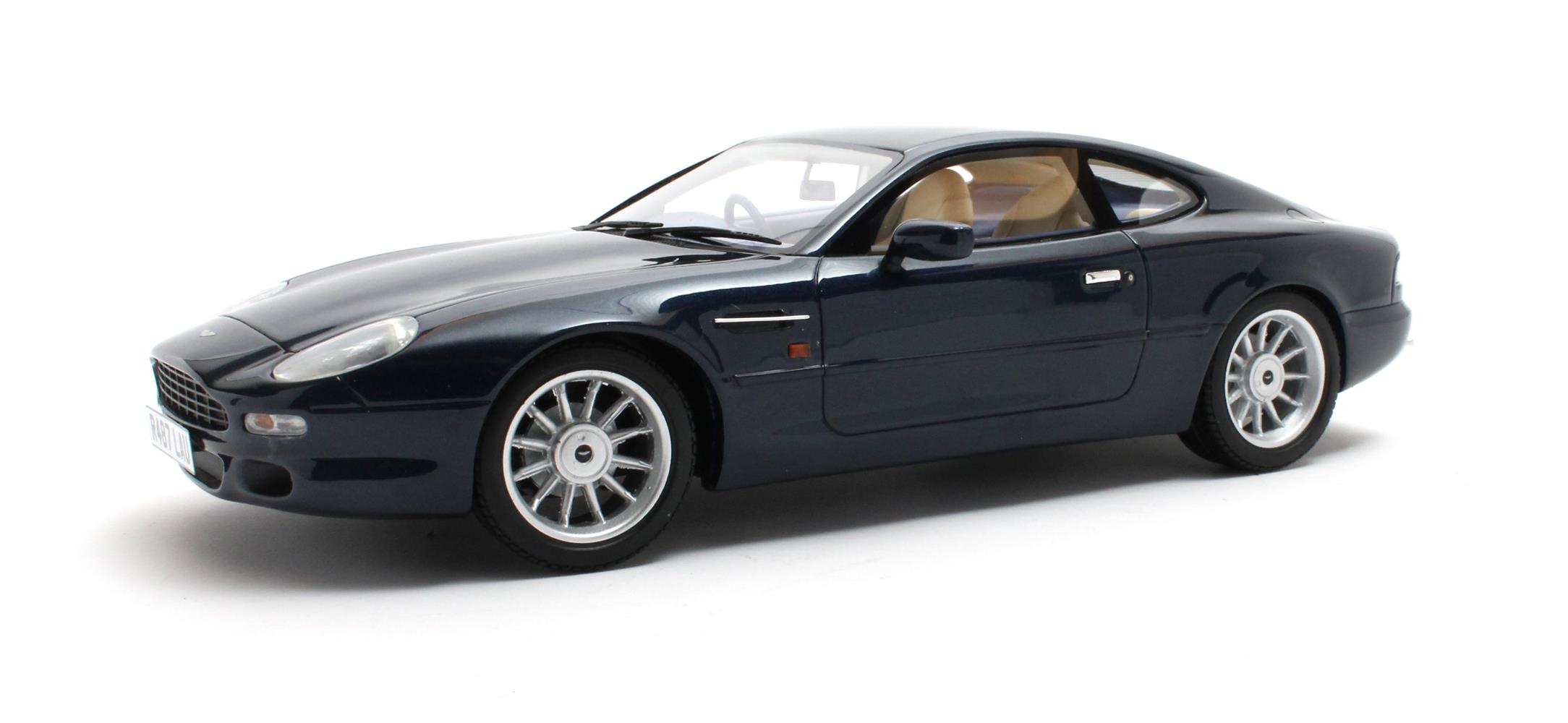 Cult Models Aston Martin DB7 1:18 - Mendip Blue