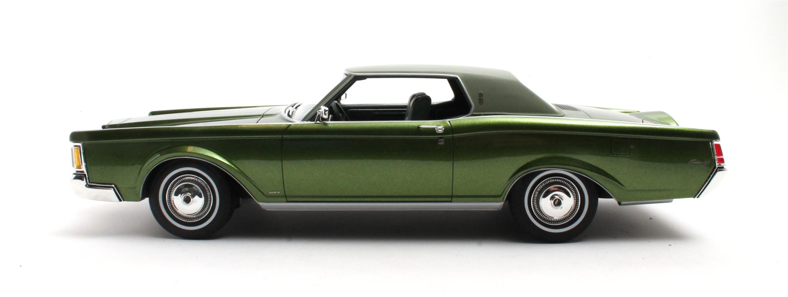 Cult Models Lincoln Continental Mark III 1:18 - Green Metallic – Bild 7