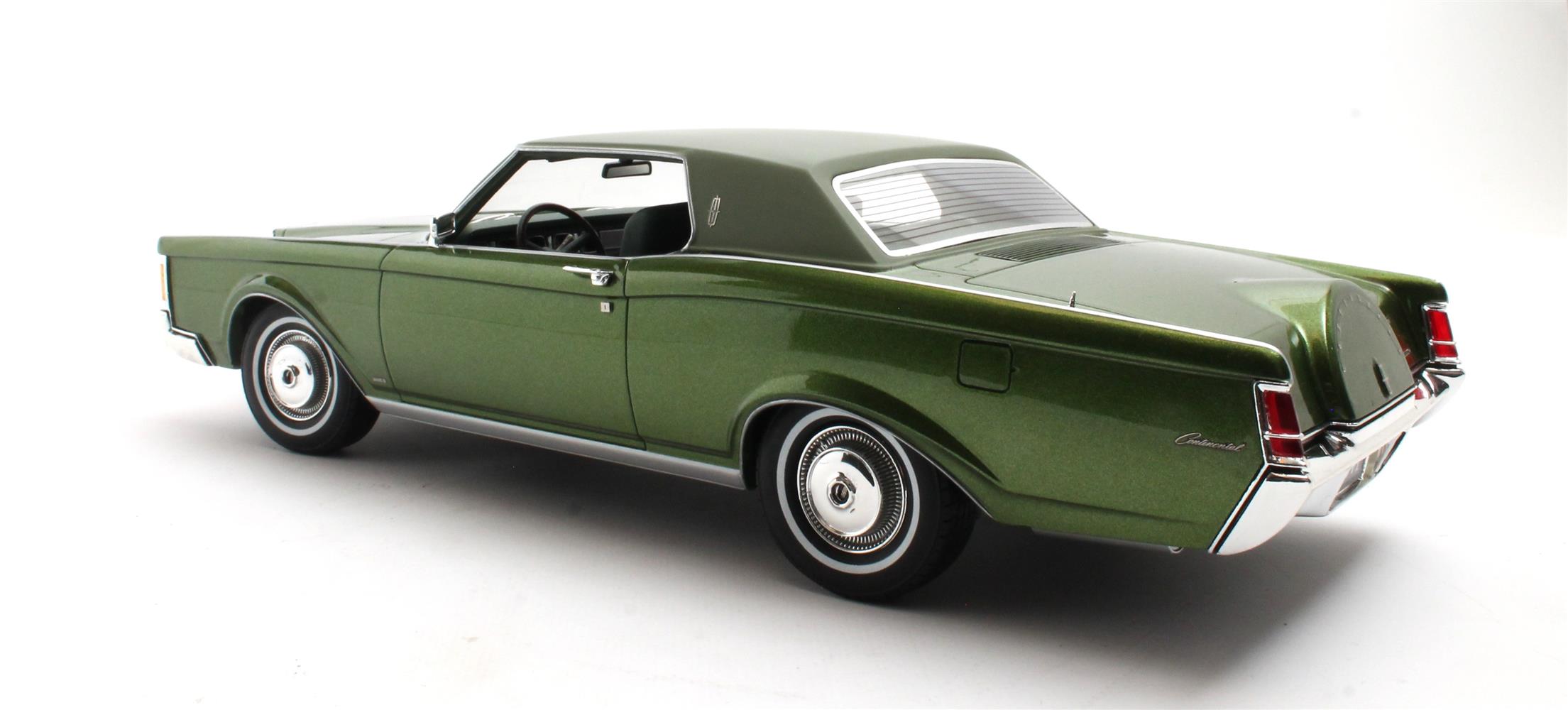 Cult Models Lincoln Continental Mark III 1:18 - Green Metallic – Bild 9