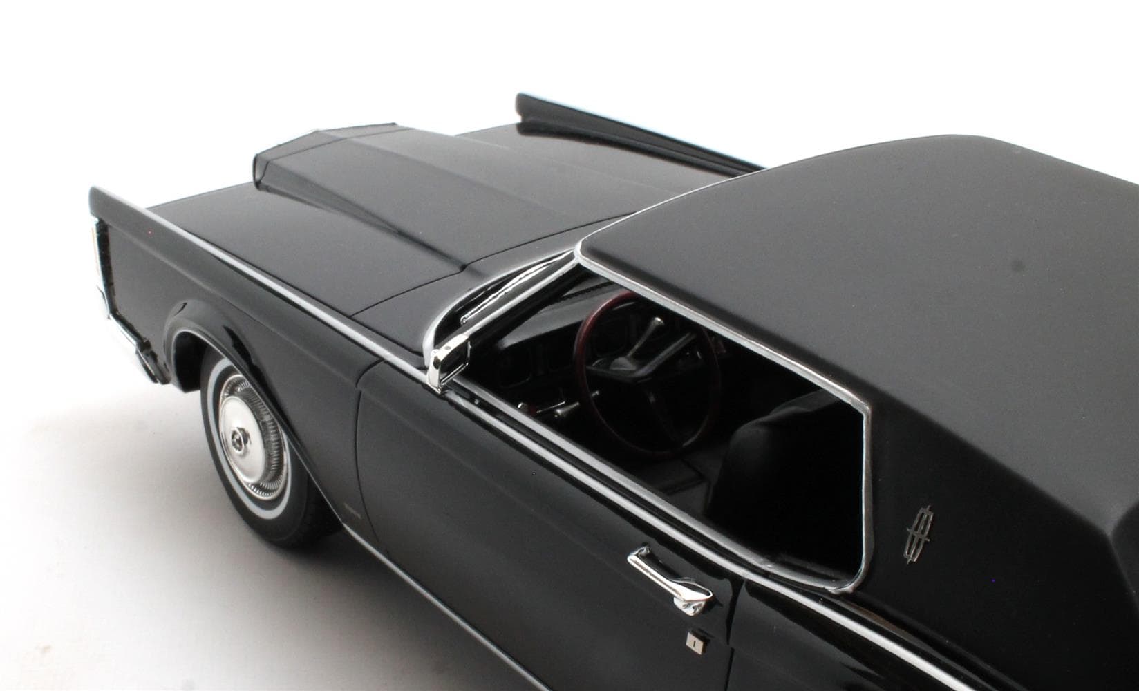 Cult Models Lincoln Continental Mark III 1:18 - Black – Bild 10