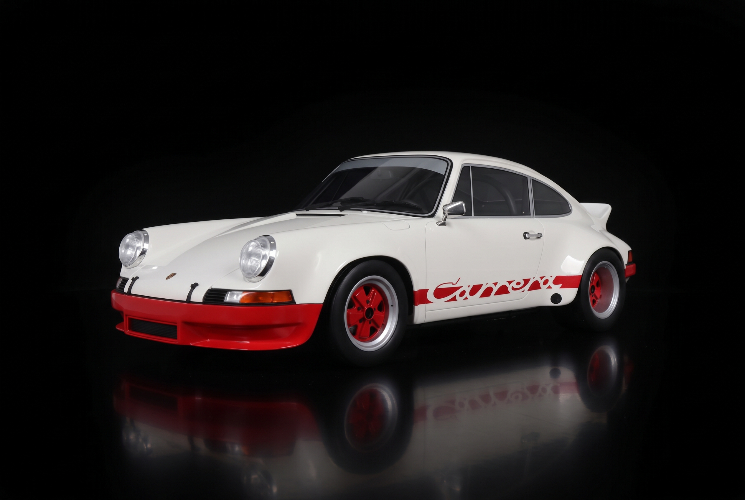 GT Spirit Porsche 911 RSR Grand Prix Weiss 1:12
