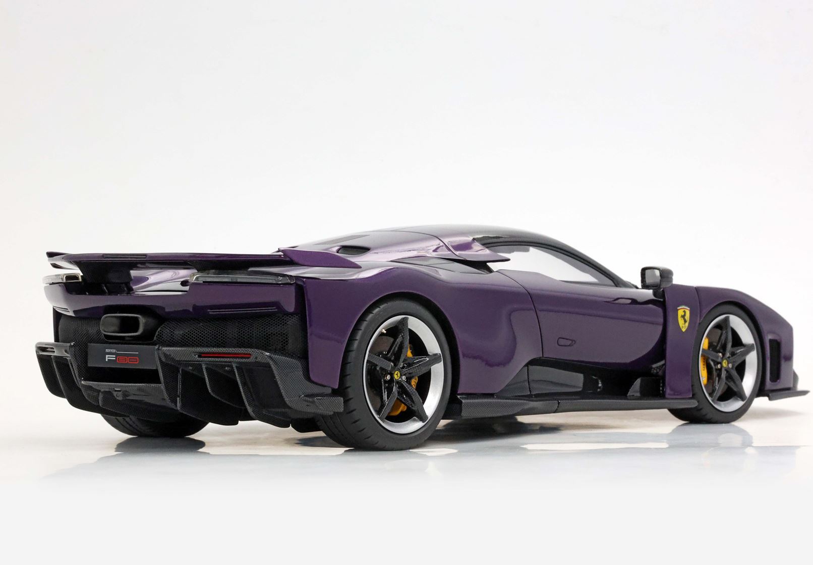 BBR Ferrari F80 Optional Carbonio - Viola Hong Kong | 1:18 – Bild 9