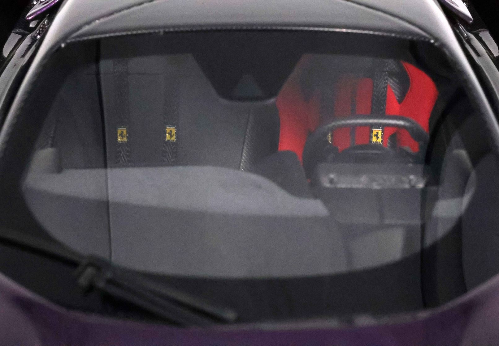 BBR Ferrari F80 Optional Carbonio - Viola Hong Kong | 1:18 – Bild 5
