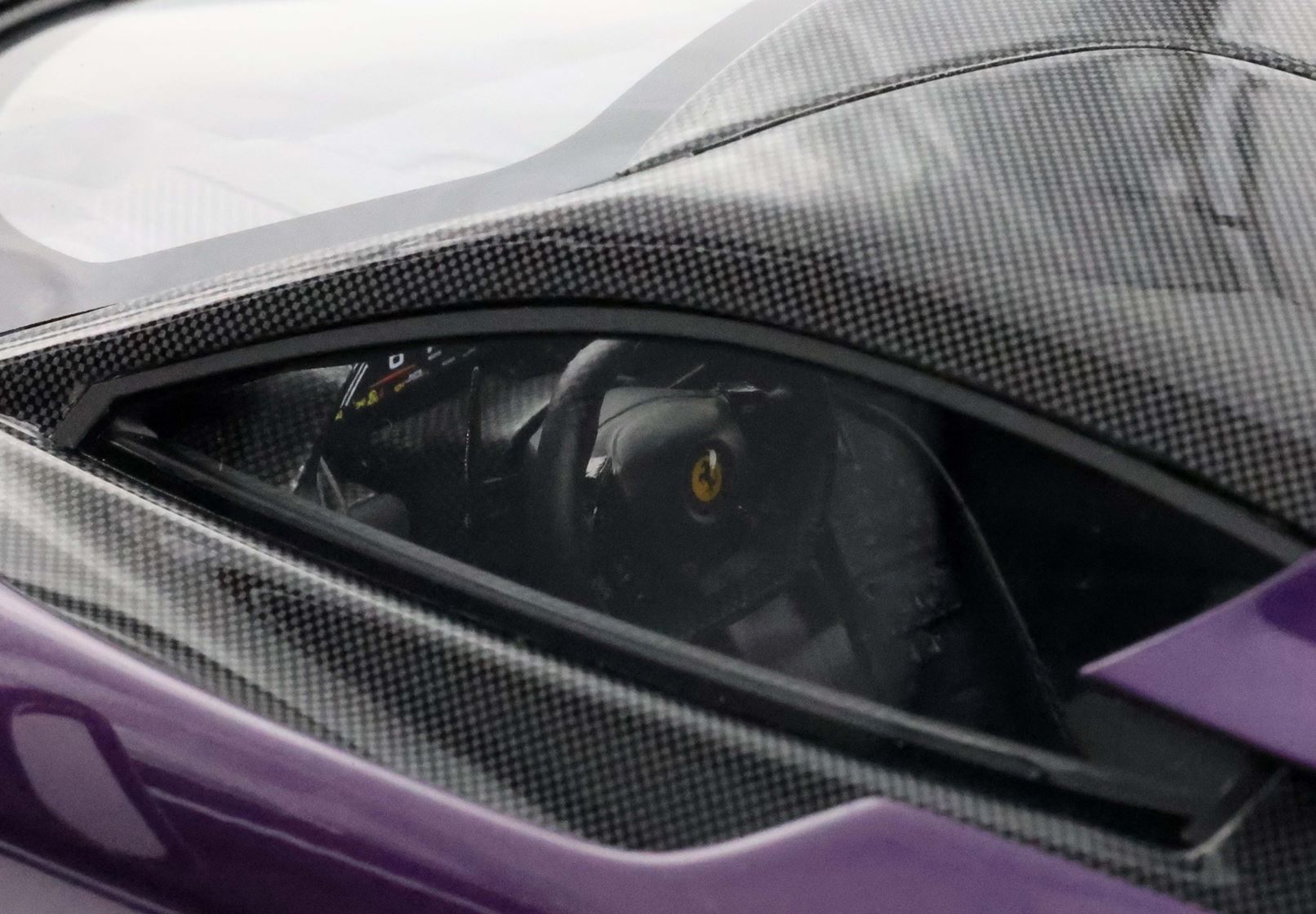 BBR Ferrari F80 Optional Carbonio - Viola Hong Kong | 1:18 – Bild 6