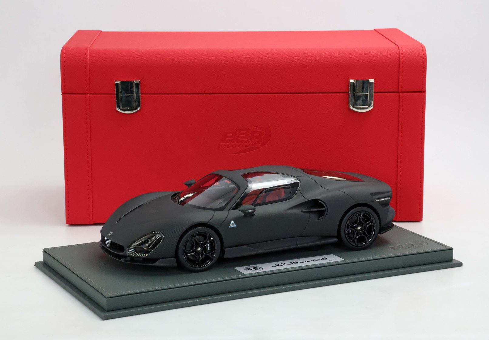 BBR Alfa Romeo 33 Stradale Full Carbon Fibre - Matte Carbon | 1:18