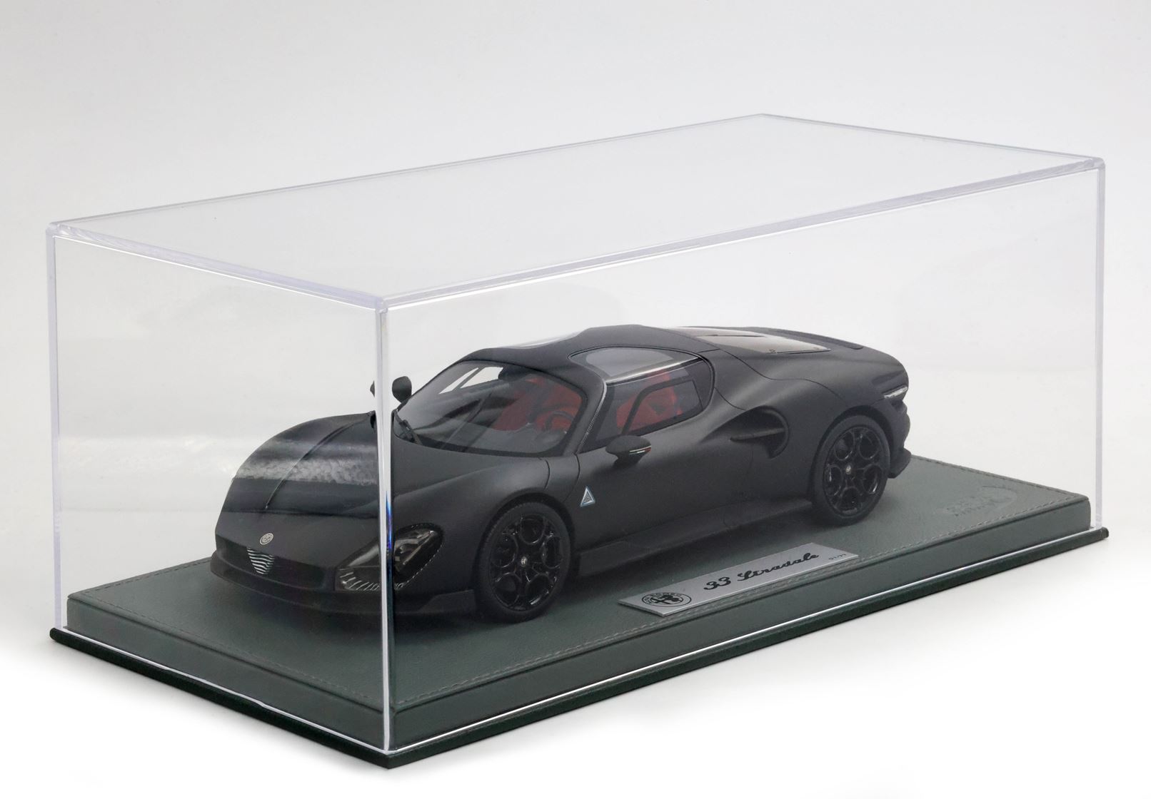 BBR Alfa Romeo 33 Stradale Full Carbon Fibre - Matte Carbon | 1:18 – Bild 10