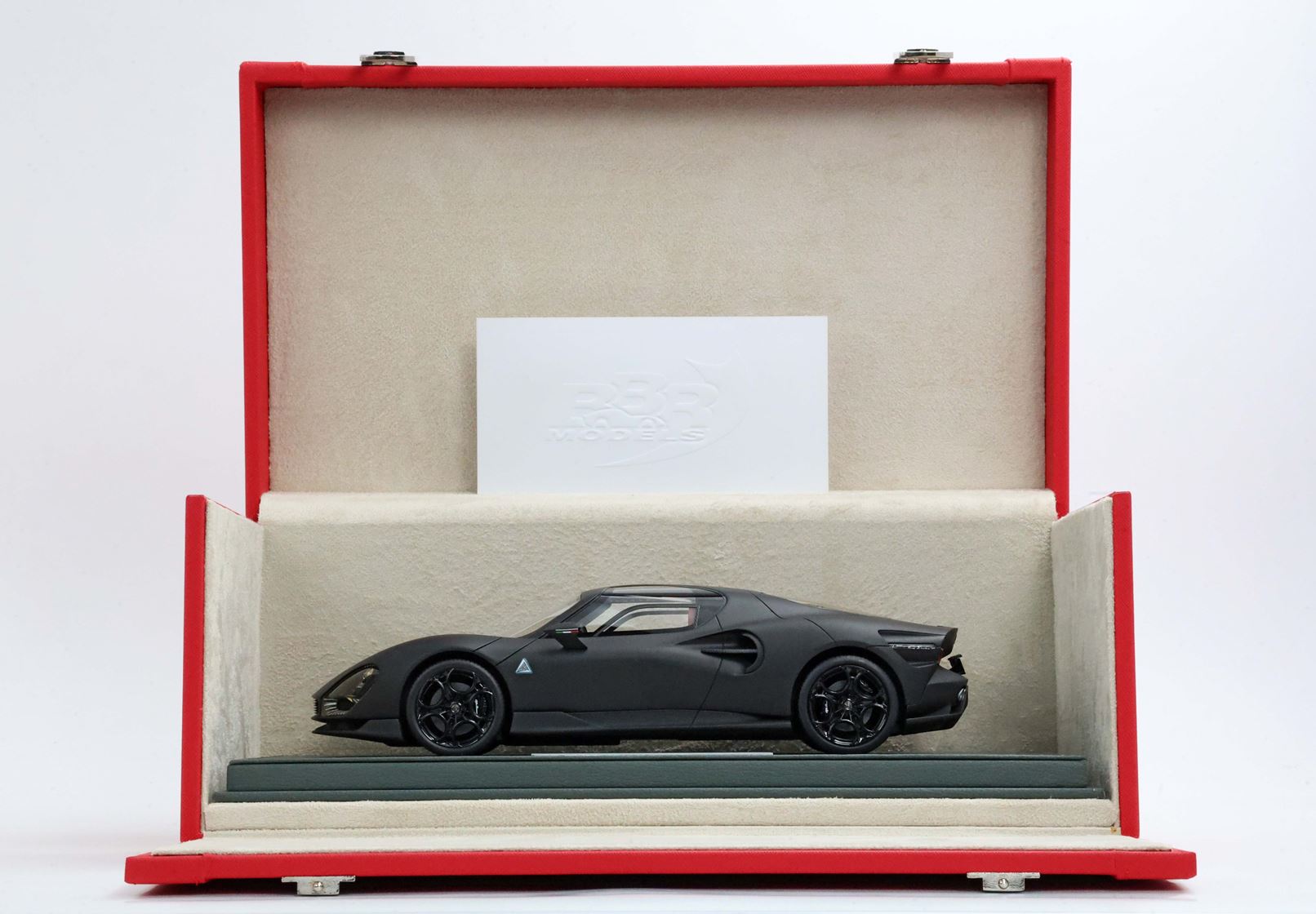 BBR Alfa Romeo 33 Stradale Full Carbon Fibre - Matte Carbon | 1:18 – Bild 2