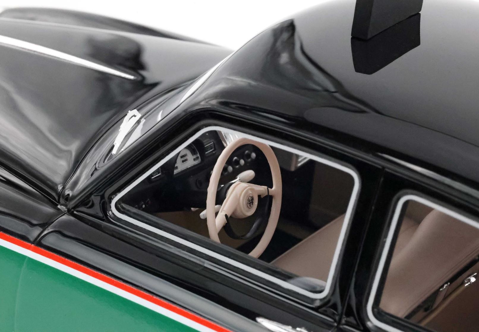 BBR Alfa Romeo 1900 Taxi Milano By RGM Design - Green/Black | 1:18 - 画像7