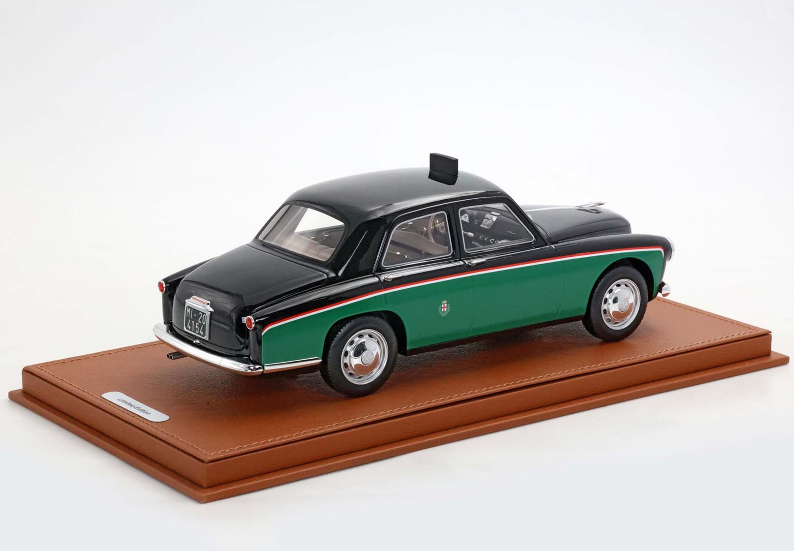 BBR Alfa Romeo 1900 Taxi Milano By RGM Design - Green/Black | 1:18 - 画像3