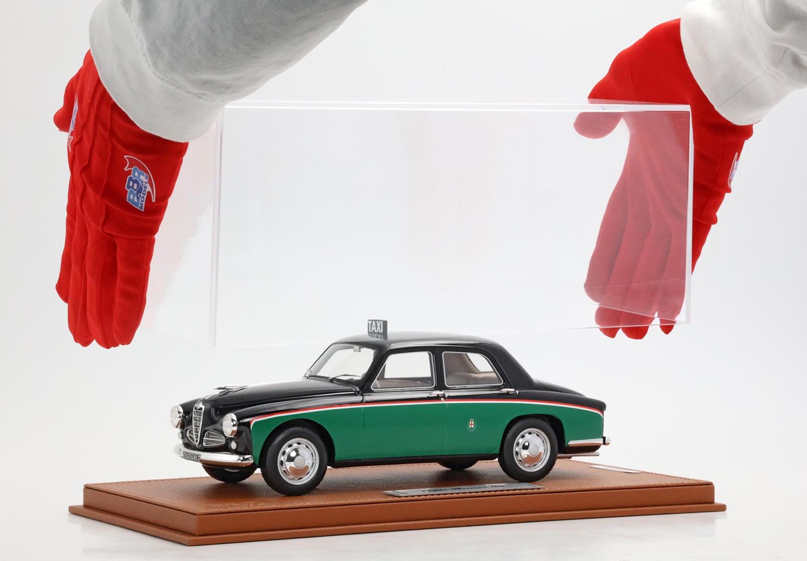 BBR Alfa Romeo 1900 Taxi Milano By RGM Design - Green/Black | 1:18 - 画像2
