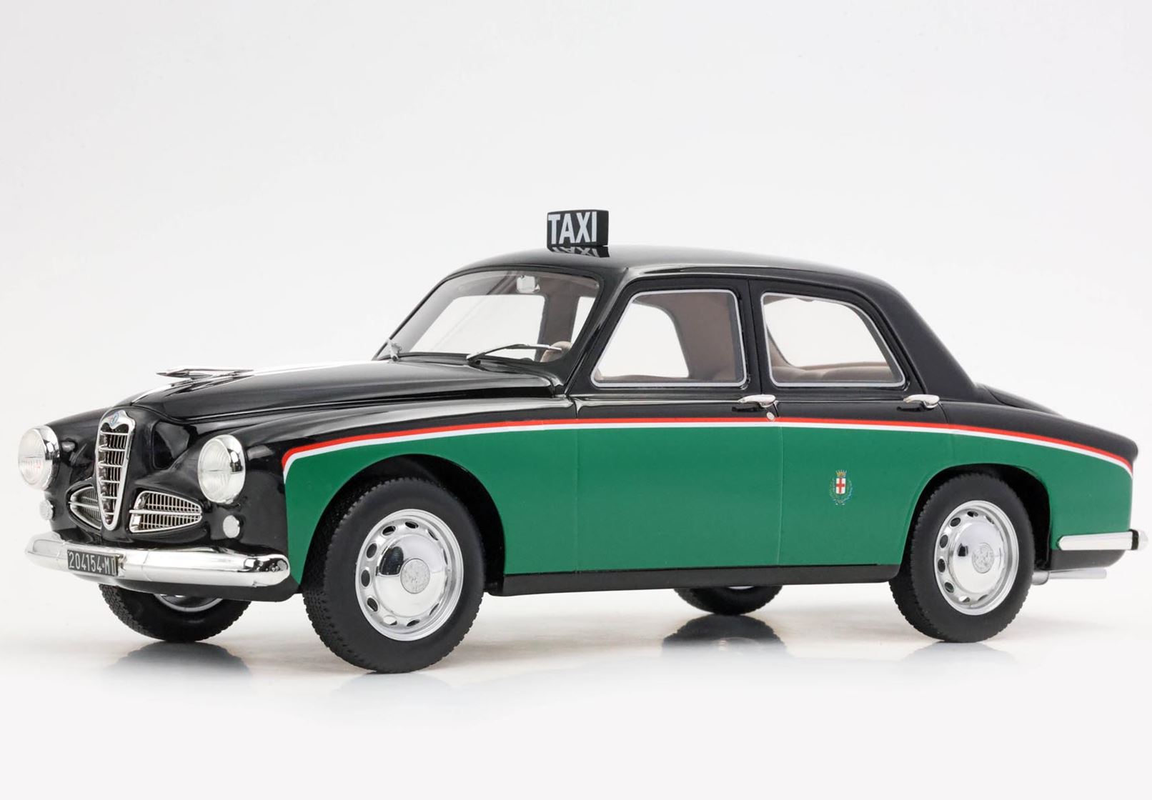 BBR Alfa Romeo 1900 Taxi Milano By RGM Design - Green/Black | 1:18 - 画像4