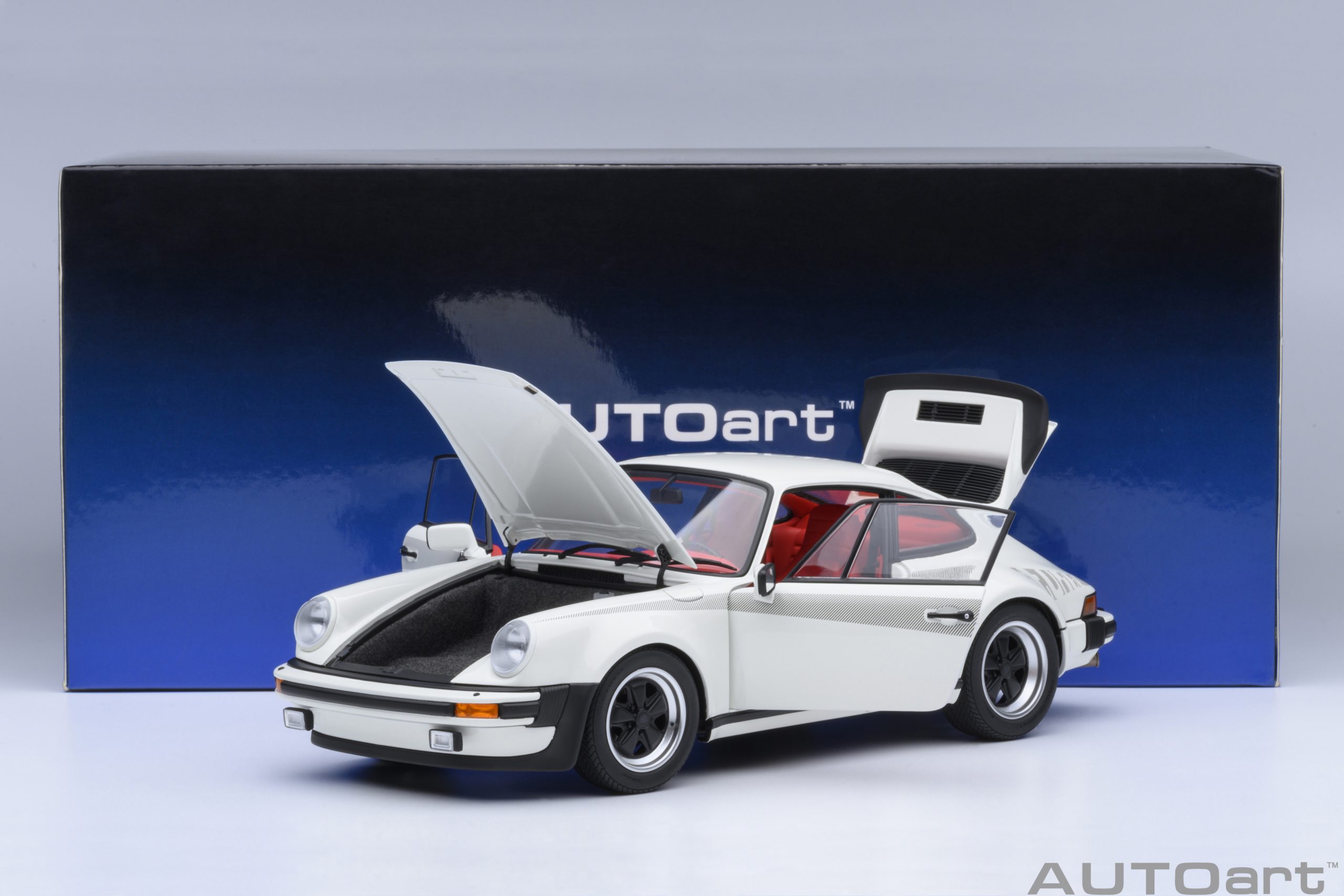 AUTOart Porsche 911 Turbo 3.0 (930) 1:18 - Grand Prix White – Bild 14