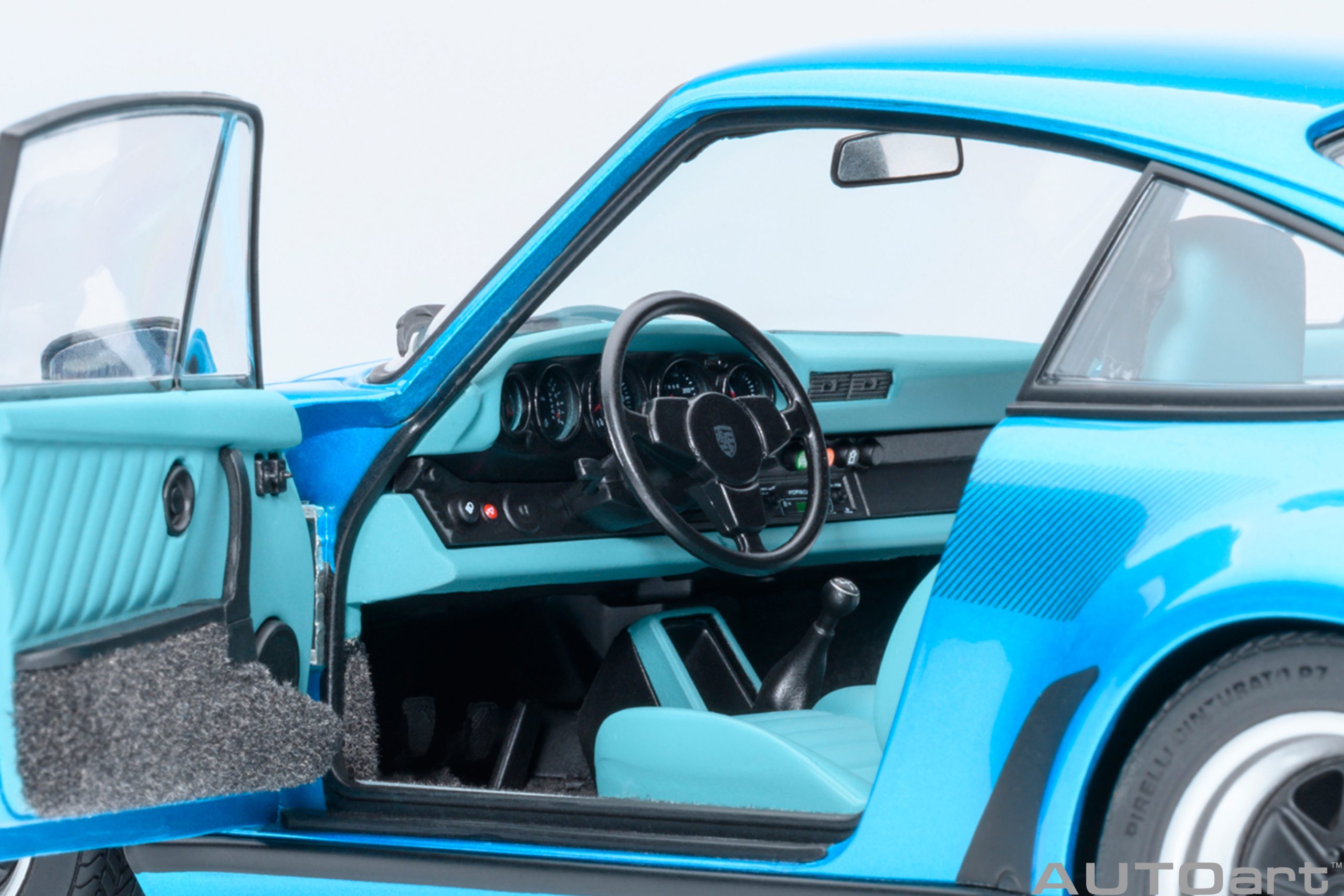 AUTOart Porsche 911 Turbo 3.0 (930) 1:18 - Minerva Blue – Bild 9