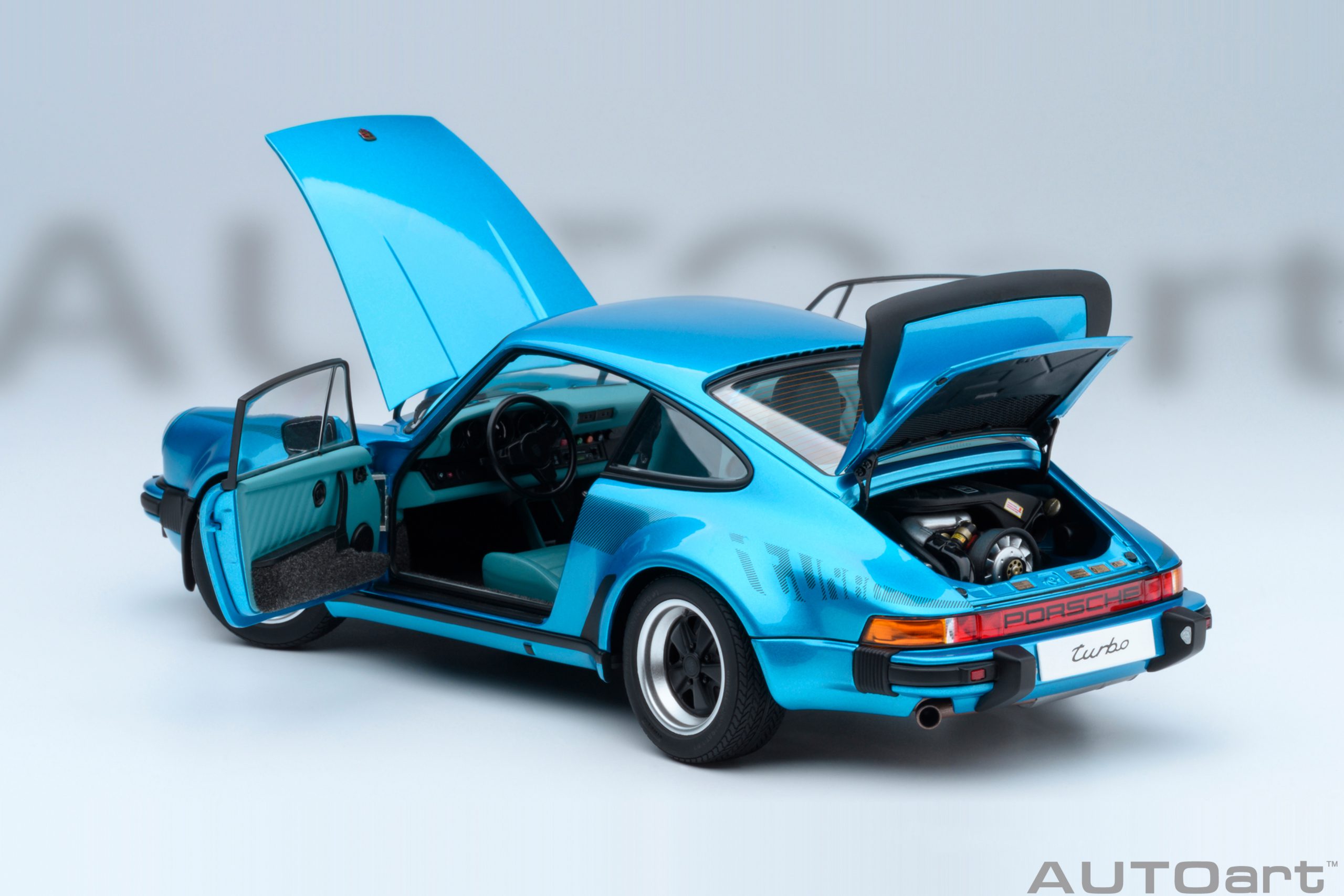 AUTOart Porsche 911 Turbo 3.0 (930) 1:18 - Minerva Blue – Bild 16