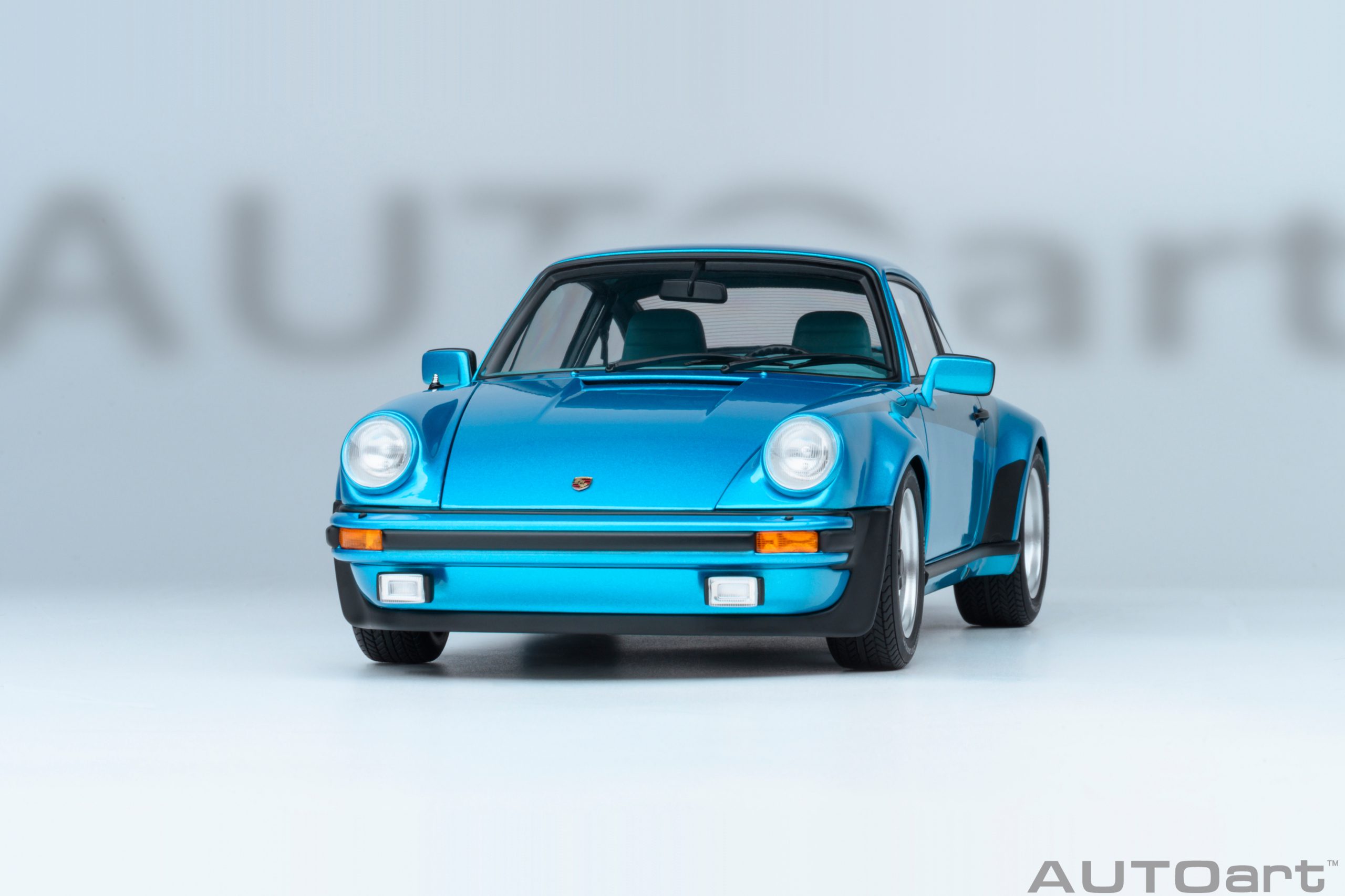 AUTOart Porsche 911 Turbo 3.0 (930) 1:18 - Minerva Blue – Bild 19