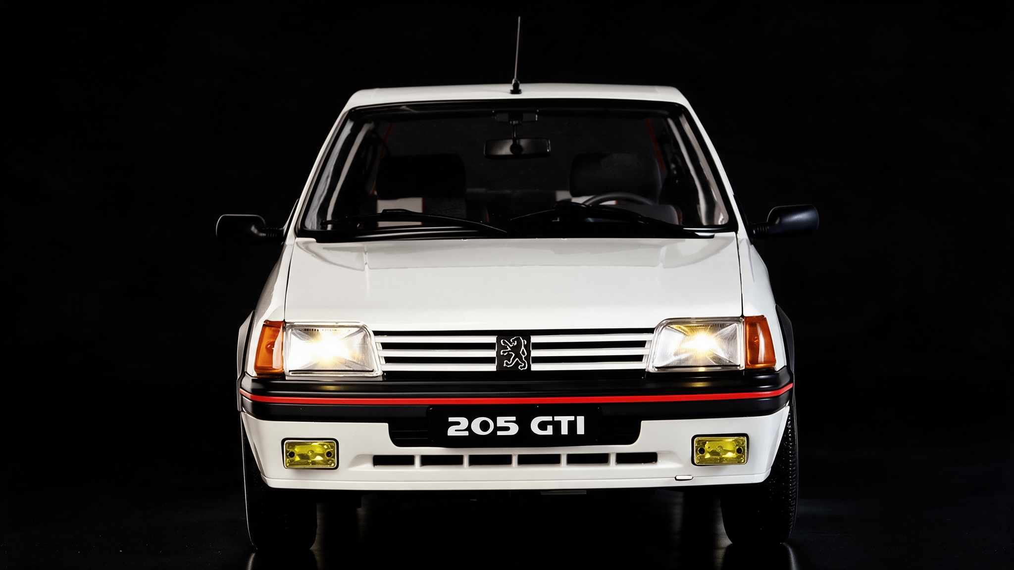IXO Peugeot 205 GTI Weiss Bausatz 1:8 – Bild 6