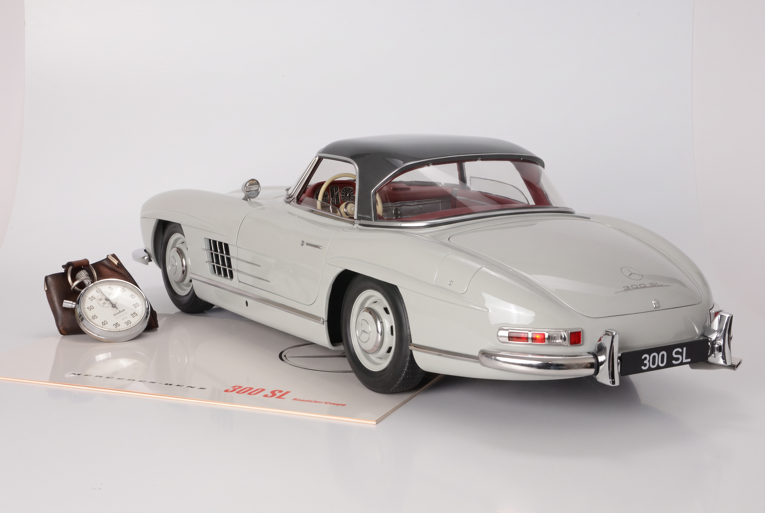 IXO Mercedes 300 SL Roadster weiss grau modelcars24 exklusive Bausatz 1:8 - 1/8