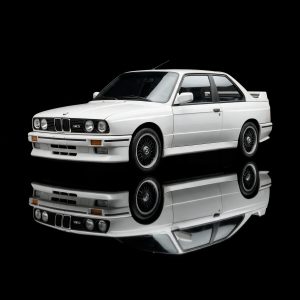 IXO Bausatz 1:8 des BMW M3 E30 weiß - 1/8