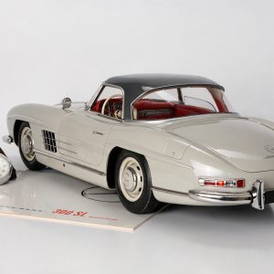 IXO Mercedes 300 SL Roadster weiss grau modelcars24 exklusive Bausatz 1:8 - 1/8